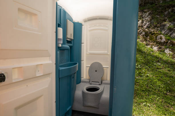 Types of Portable Toilets We Offer in Desert Aire, WA